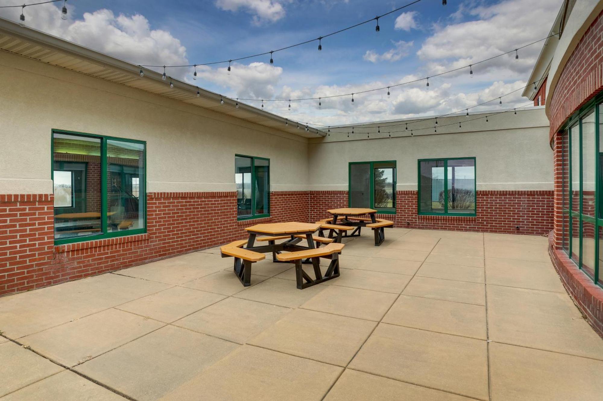 Holiday Inn Express Hotel & Suites Bryan-Montpelier By Ihg Holiday City Exterior foto