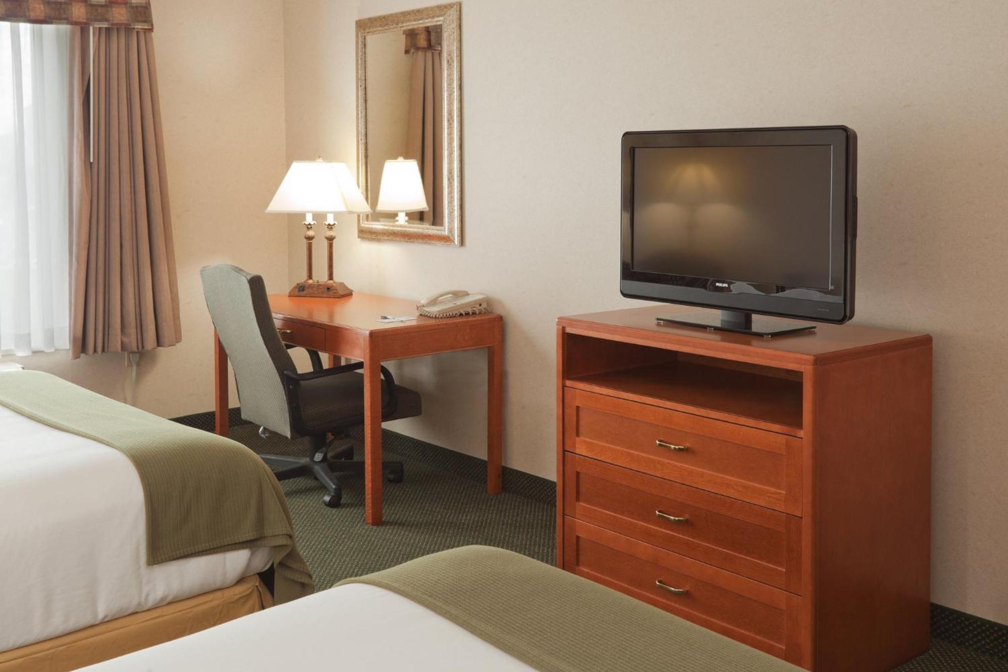 Holiday Inn Express Hotel & Suites Bryan-Montpelier By Ihg Holiday City Exterior foto